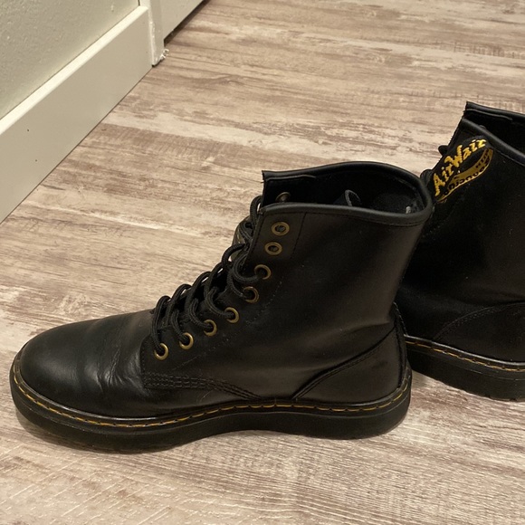 Dr. Martens - Picture 4 of 5